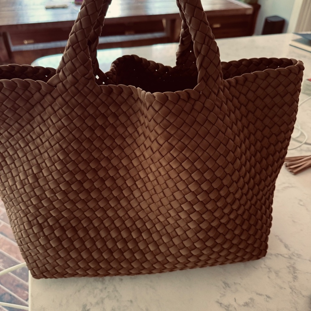 Woven Tote Bag in Brown – Casual Everyday Carry - Picture 3 of 6